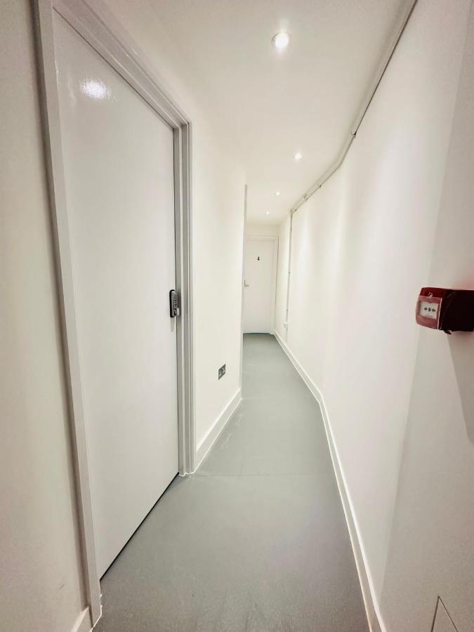 Marbel Aldgate Hotel London Exterior photo
